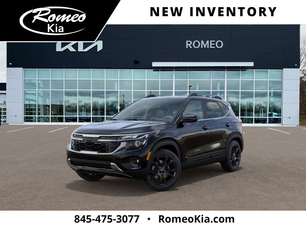 2025 Kia Seltos X-Line in Fusion Black — front three-quarter view