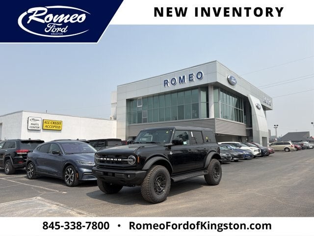 2026 Ford Bronco Outer Banks in Shadow Black — front three-quarter view