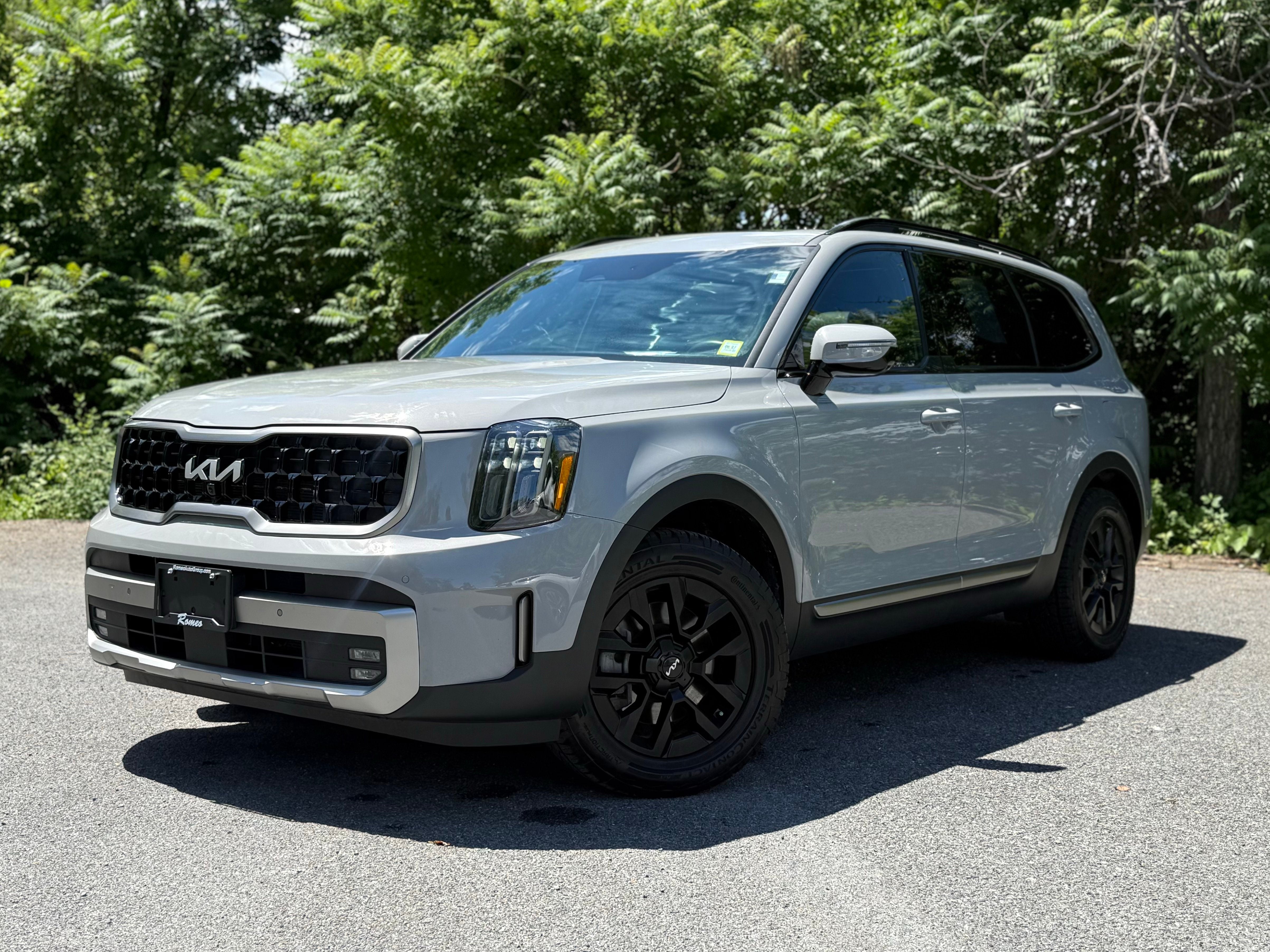2023 Kia Telluride SX-Prestige X-Pro in Wolf Gray — front three-quarter view
