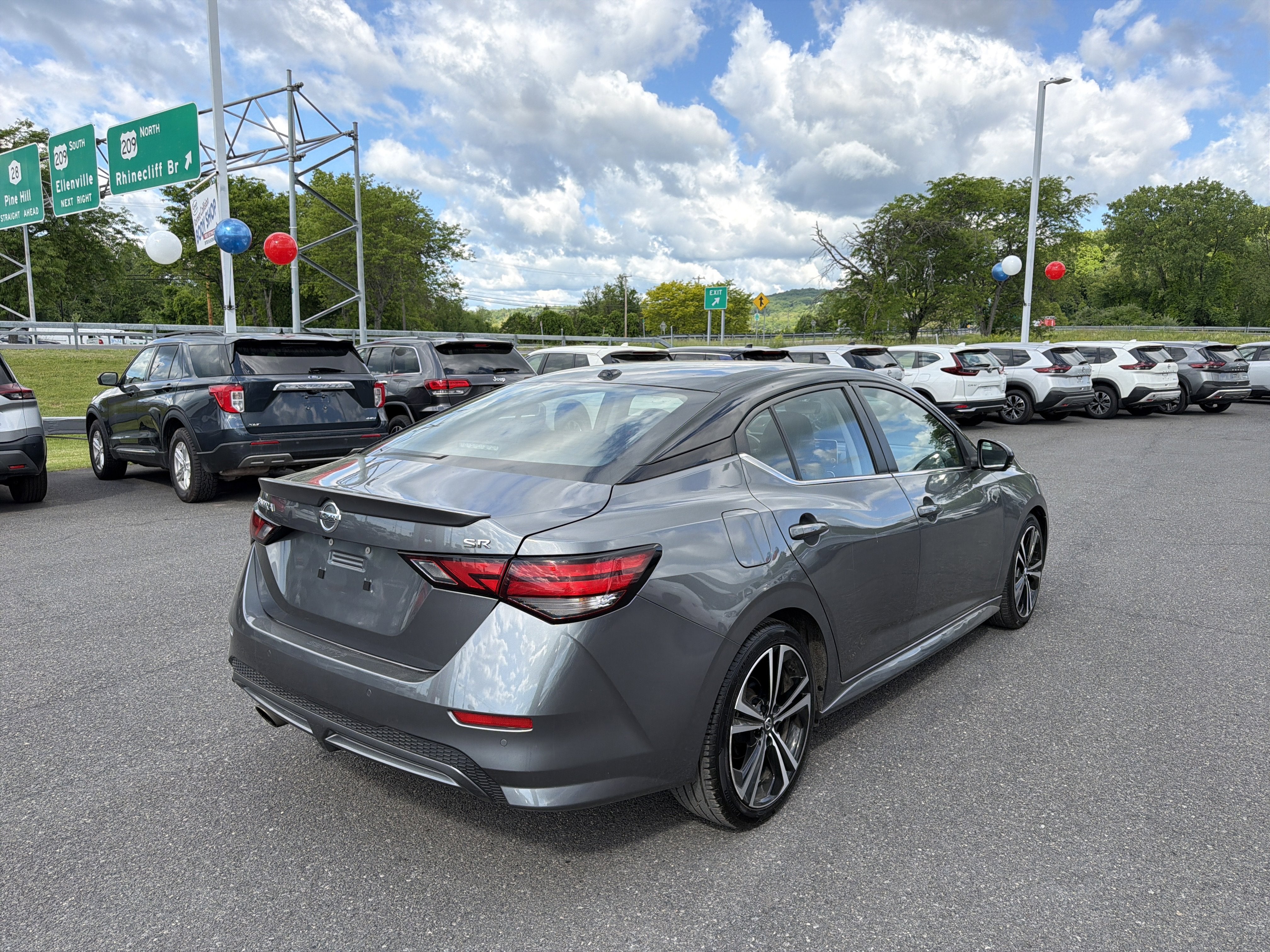 2022 Nissan Sentra — detail view