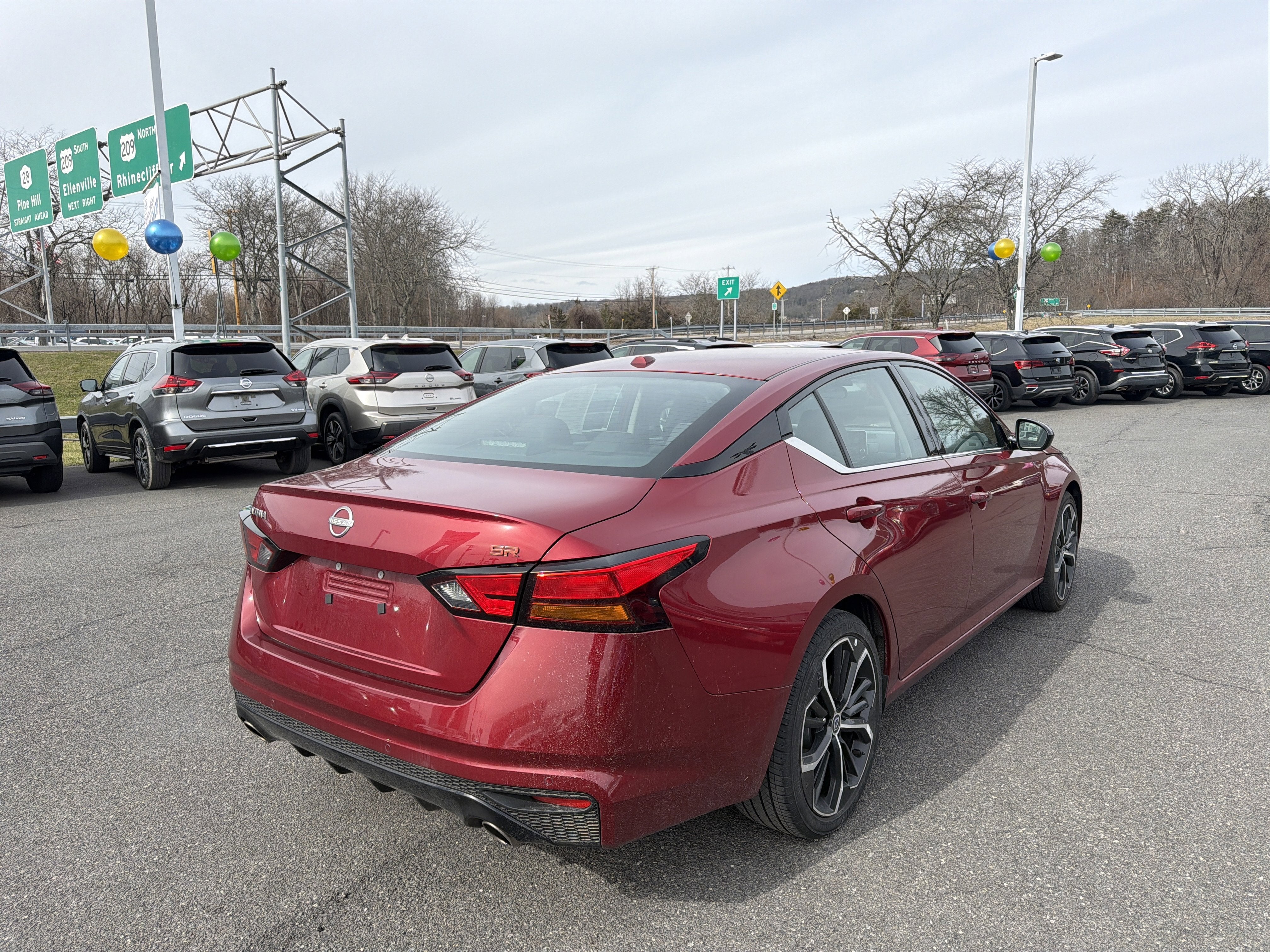 2023 Nissan Altima — detail view