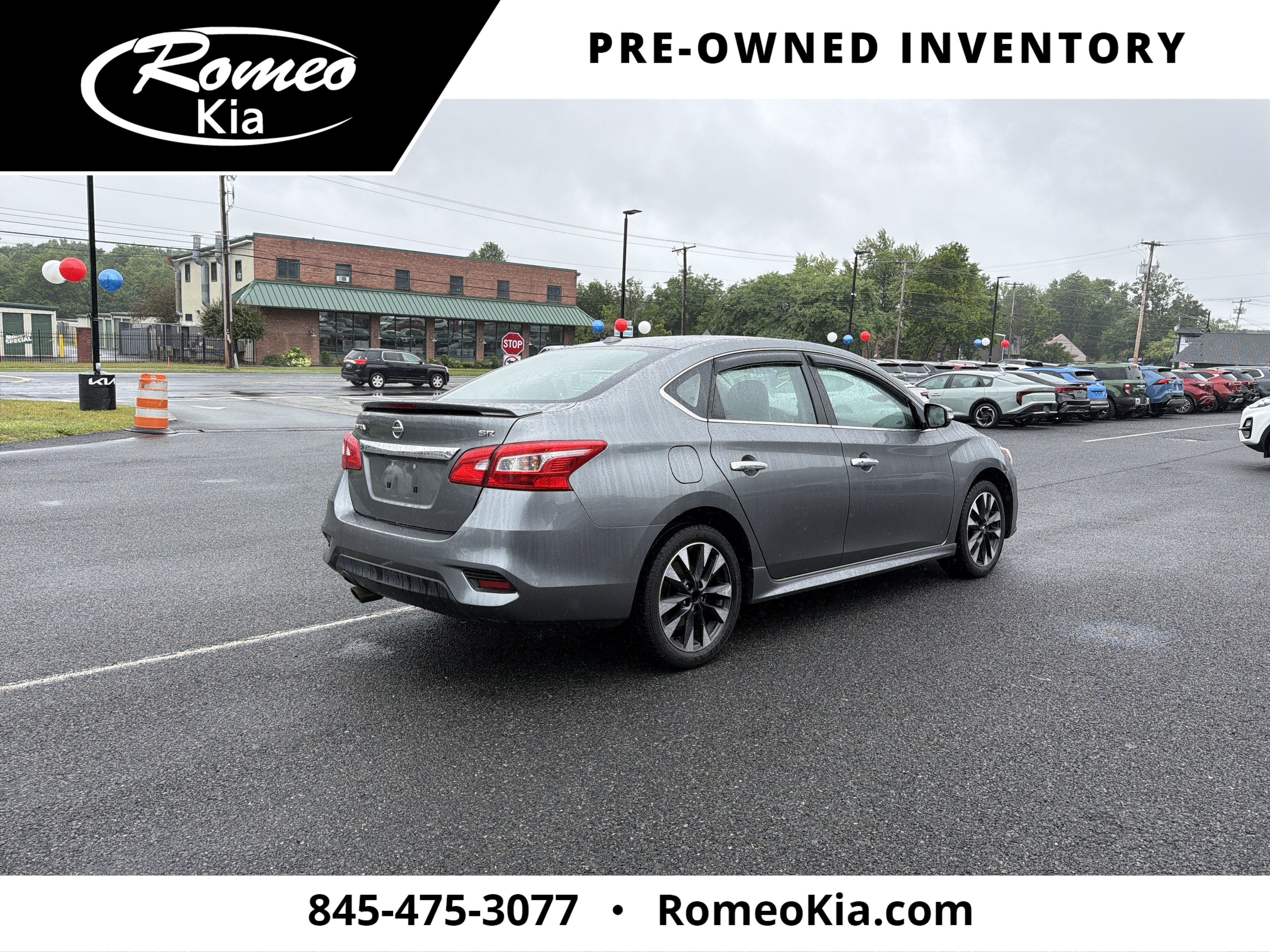 2017 Nissan Sentra — detail view