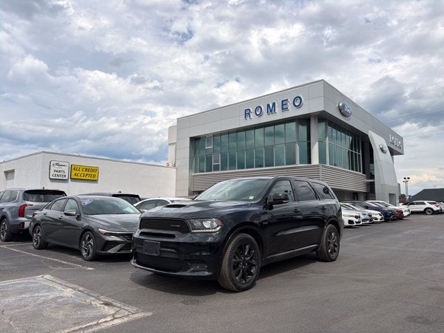 2018 Dodge Durango R/T in Db Black Crystal Clearcoat — front three-quarter view