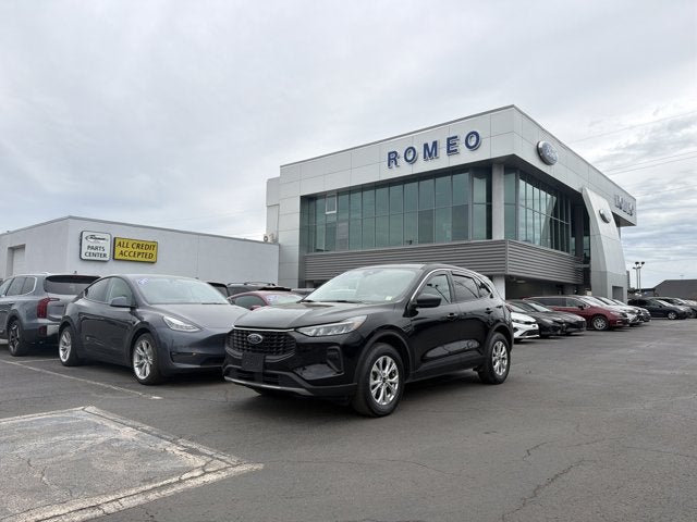 2024 Ford Escape Active in Black Metallic — front three-quarter view