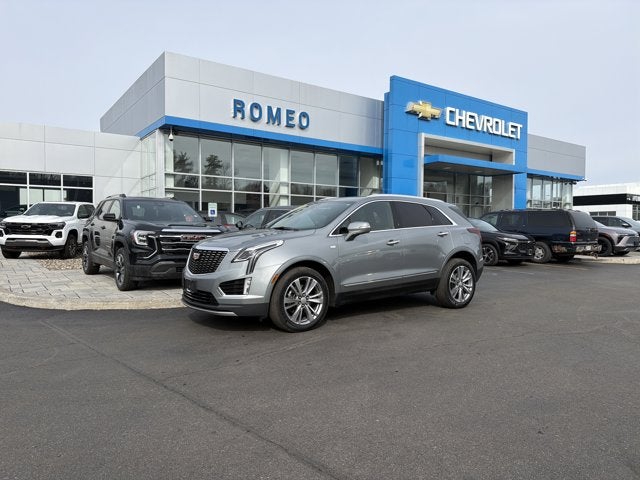 2024 Cadillac XT5 Premium Luxury in Argent Silver Metallic — front three-quarter view